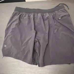 Lululemon Mens Running Shorts Size XL Pace Breaker Lined Shorts 7’